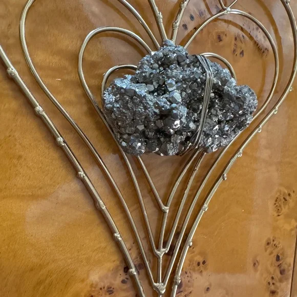 Ariana Ost Crystal Heart Wall Hanging - Picture 3 of 4